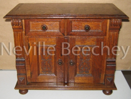 Oak Apprentice chest